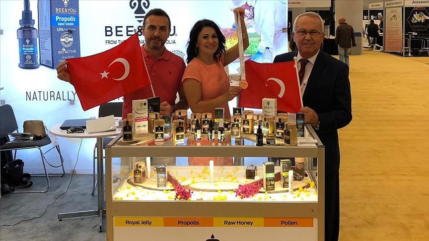 2019 - Apimondia - World Beekeeping Awards - Bee Products Design Award - BEE'O Ham Çam Balı